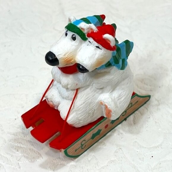 VTG Hallmark Christmas Merry Miniatures Polar Bears on Sled Figure 1985 2" - Picture 1 of 8